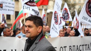 С решение на парламента, подкрепено от 170 народни представители