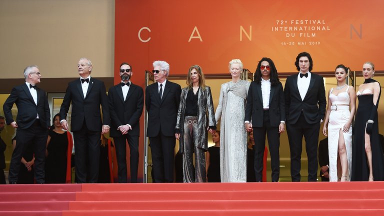 Актьорският състав на филма The Dead Don`t Die от Джим Джармуш - неочаквана зомби комедия, с участието на Бил Мъри, Адам Драйвър, Тилда Суинтън, Селена Гомес и Стив Бушеми. Това е и един от фаворитите за Златна палма.
