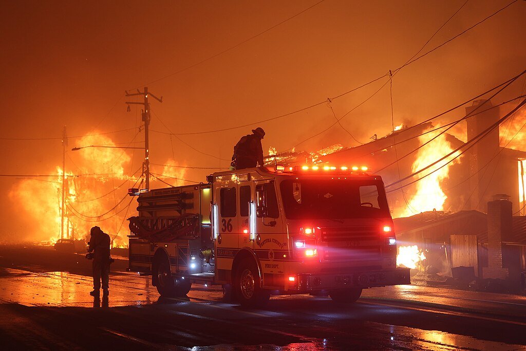 Palisades_Fire_(54254895365)