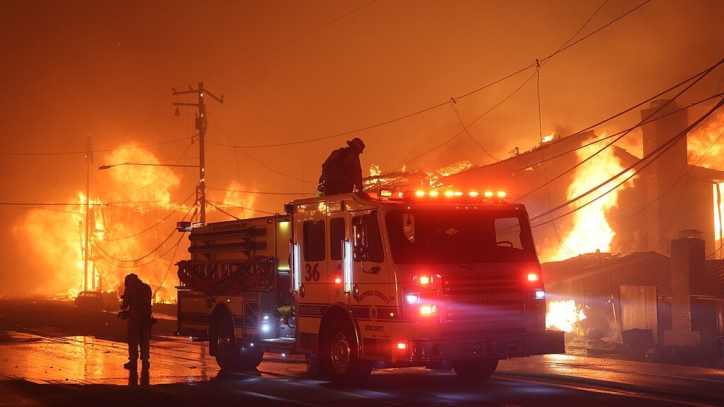 Palisades_Fire_(54254895365)
