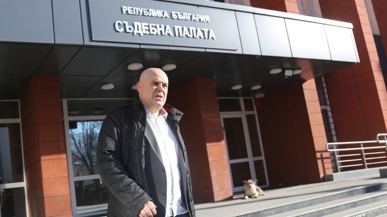 Действията на МВР, ДАНС и КПКОНПИ във ВиК Перник i  областната управа са свързани с водната криза в града 