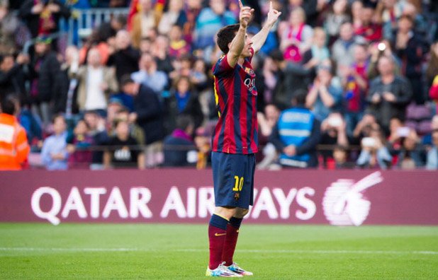 Меси не е в най-силния сезон от кариерата си, но въпреки контузиите и проблемите, навъртя 31 гола. Барса е номер едно от петте водещи първенства на континента по брой попадения във всички турнири. В неделя Меси направи хеттрик (на снимката) при 7:0 над Осасуна и стана номер едно в историята на Барселона - 371 гола.