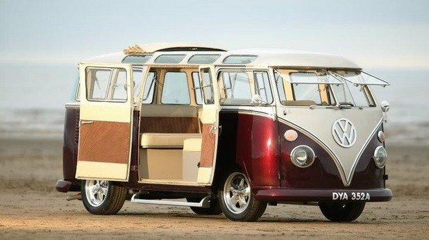 Volkswagen Type 2 (от 1950 година)
Type 2 е вторият модел на VW след „Костенурката” и не отстъпва по популярност на по-малкия си събрат. Подобно на много други модели на VW и Type 2 (или Microbus, Kombi или Transporter според типа каросерия), създава истинска субкултура с появата си на световния пазар.