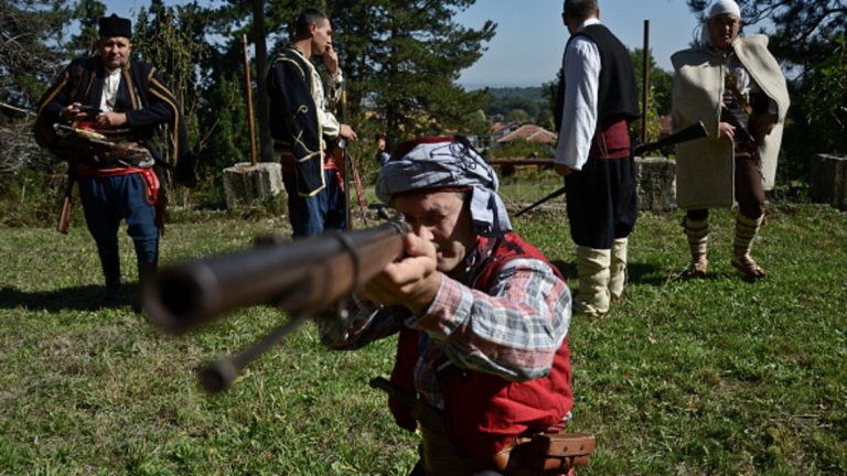 Само си го представете финално този така красив според народния светоглед човек – кротичко седнал, предпазливо намусен, малоумно безотговорен, но пък обилно нахранен... темерут.