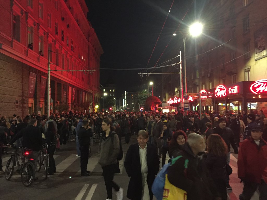 На протеста присъстваха много публични личности и актьори, сред които видяхме Явор Бахаров и Камен Воденичаров