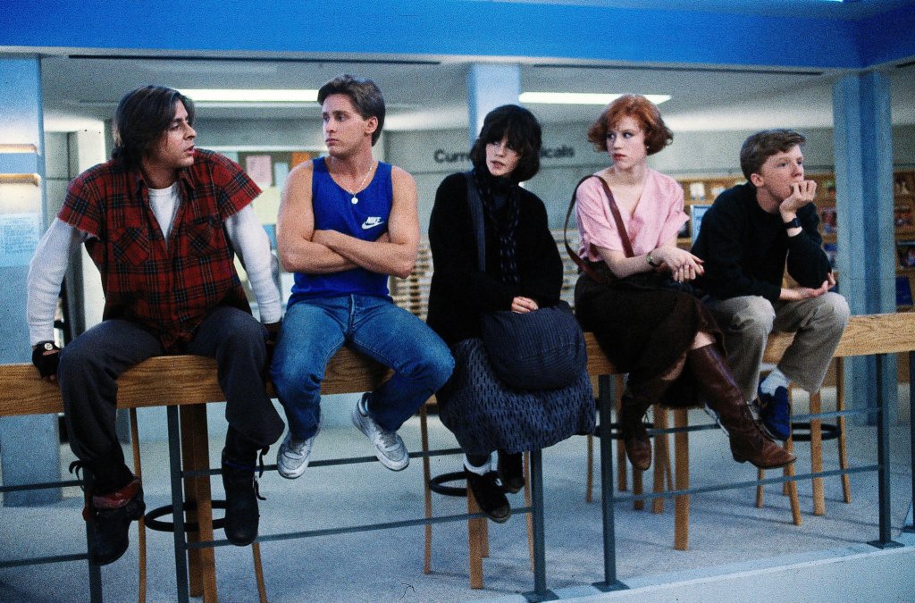 The Breakfast Club 
Финалното предложение е нещо старо, но златно. Една от класиките на доброто тийн кино не случайно е такава. След появата на филма през 1985-а много хора се опитват да повторят формулата и успеха му, но безуспешно. Лентата, донякъд