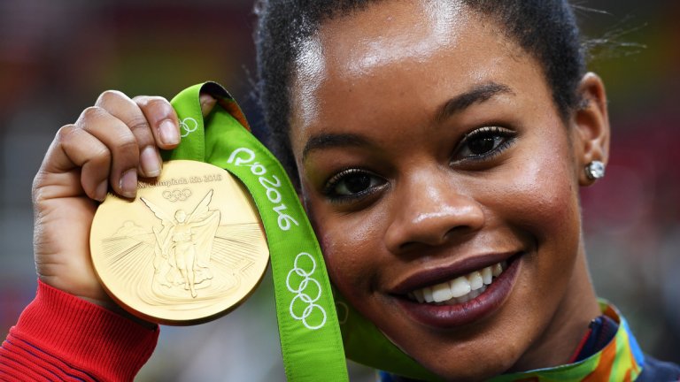 Габи Дъглас е трикратна златна олимпийска медалистка от игрите в Лондон 2012 и Рио 2016