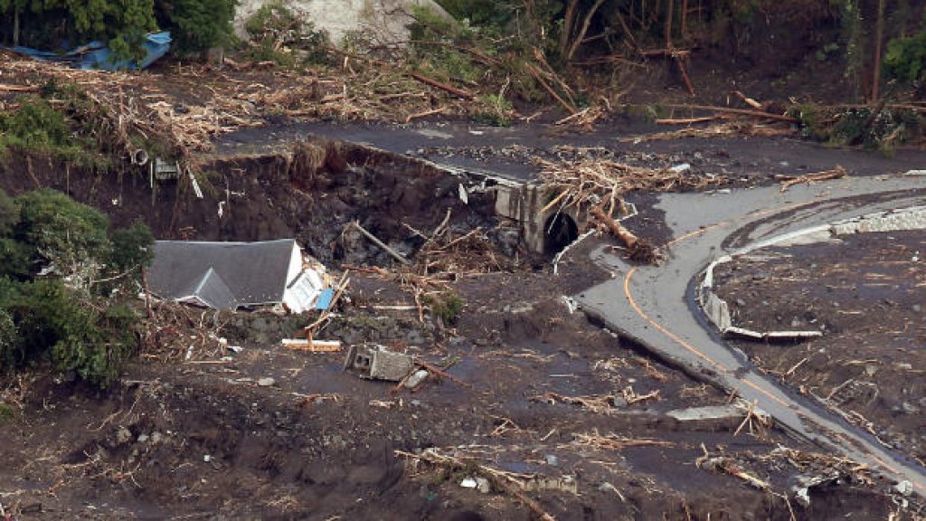 japan_typhoon_184736867_620x350