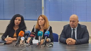Смята се, че мотивът за убийството е финансов