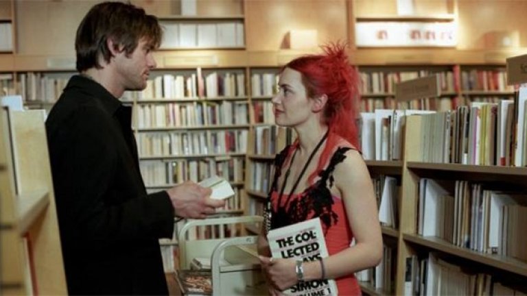 Eternal Sunshine of the Spotless Mind / Блясъкът на чистия ум 
Според някои "Блясъкът на чистия ум" е ненадминатият връх в кариерата на Кери. Филмът разказва за двойка (Кери и Кейт Уинслет). Двамата изтриват спомените си един за друг, но съдбата ги среща отново и те започват да излизат повторно. Красивата история събира в себе си комедия, фантастика и романс. Филмът носи на Кери поредна номинация за "Златен глобус".