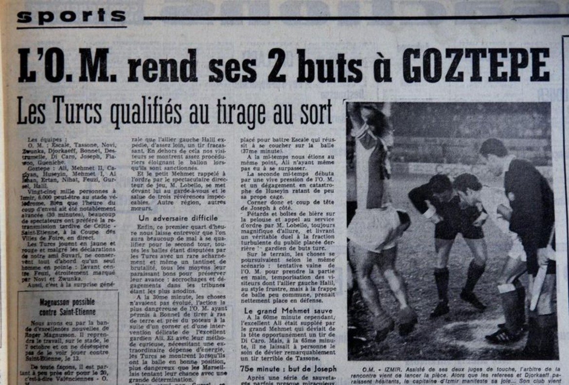 Щастливата монета на Гьозтепе

През 1969 г. един подобен случай в мача Марсилия – Гьозтепе от турнира за Купата на панаирните градове окончателно убеждава ФИФА, че правилото с монетата трябва да бъде променено. Макар и да губят първия двубой в Измир с 0:2, на „Стад Велодром” французите печелят със същия резултат. След две продължения без гол италианският арбитър Кончело Ло Бело вади от джоба си монетата. Капитанът на Марсилия Жан Джоркаеф казва на висок глас „Ези!” Само че след хвърлянето радостта е за турския капитан Мехмед. Тъй като се чувстват ощетени, французите пускат жалба до световните футболни институции с настояване правилникът да се промени в тази част. Не след дълго са въведени дузпите, което е по-справедлив завършек на играта. 
