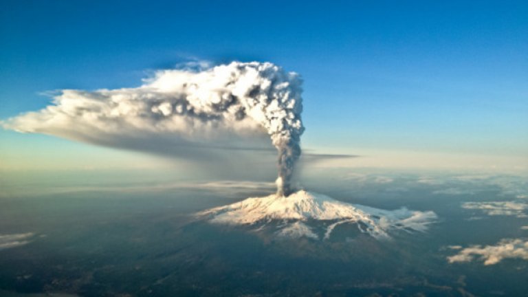 За момента вулканът не представлява опасност за жителите и посетителите на Сицилия