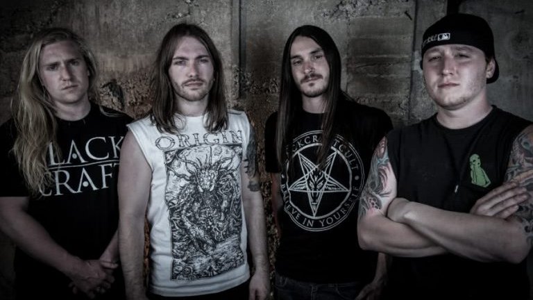 Progressive alien deathcore
Да, и такова нещо съществува и няма как да не представлява интерес за метъл маниаците, които изгарят от желание да откриват нови проявления на любимата си музика. Космически, атмосферичен и безкомпромисно сложен и комплексен, този жанр се отличава с технични инструментални партии и много бруталност. Сред представителите са Rings of Saturn, The Faceless, Enterprise Earth и The Zenith Passage.