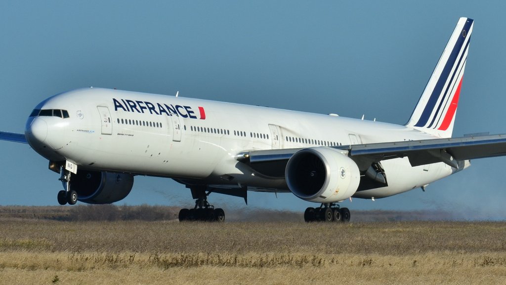 Boeing_777-300_Air_France_(AFR)_F-GZNG_-_MSN_32968_795_(9231088733)