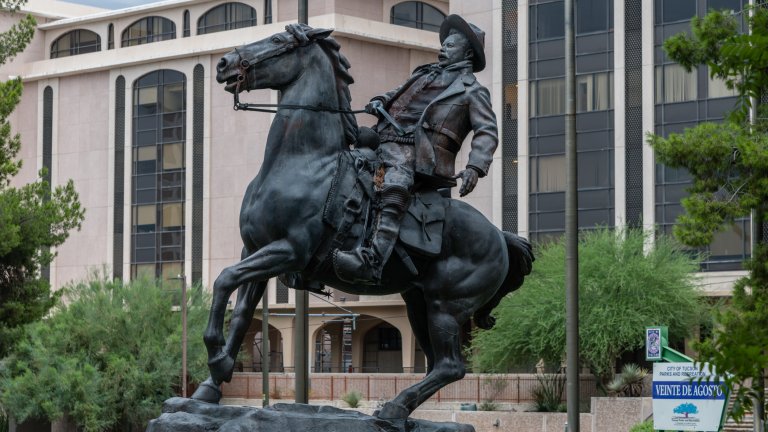 Историята на един човек, който става символ на борбата срещу диктатурата в Мексико