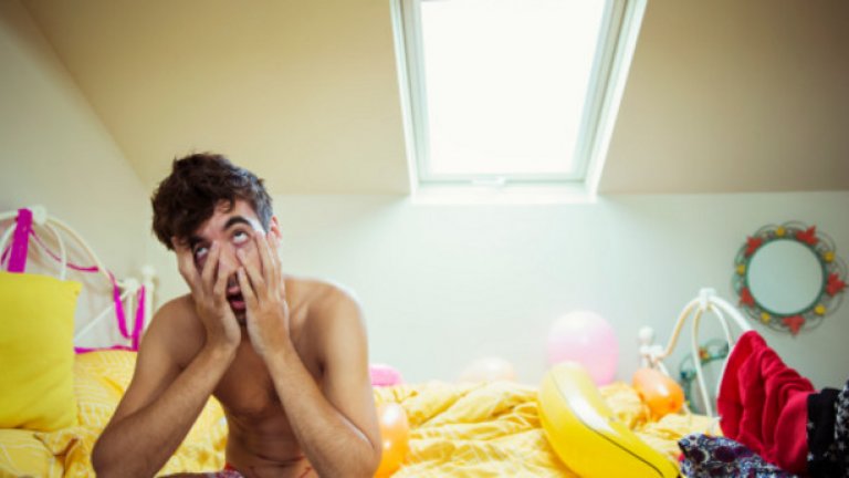 Народната медицина е открила няколко изпитани метода срещу махмурлук: Ментова тинктура, зелев сок, ошав, шкембе чорба, айрян, доматен сок и др.