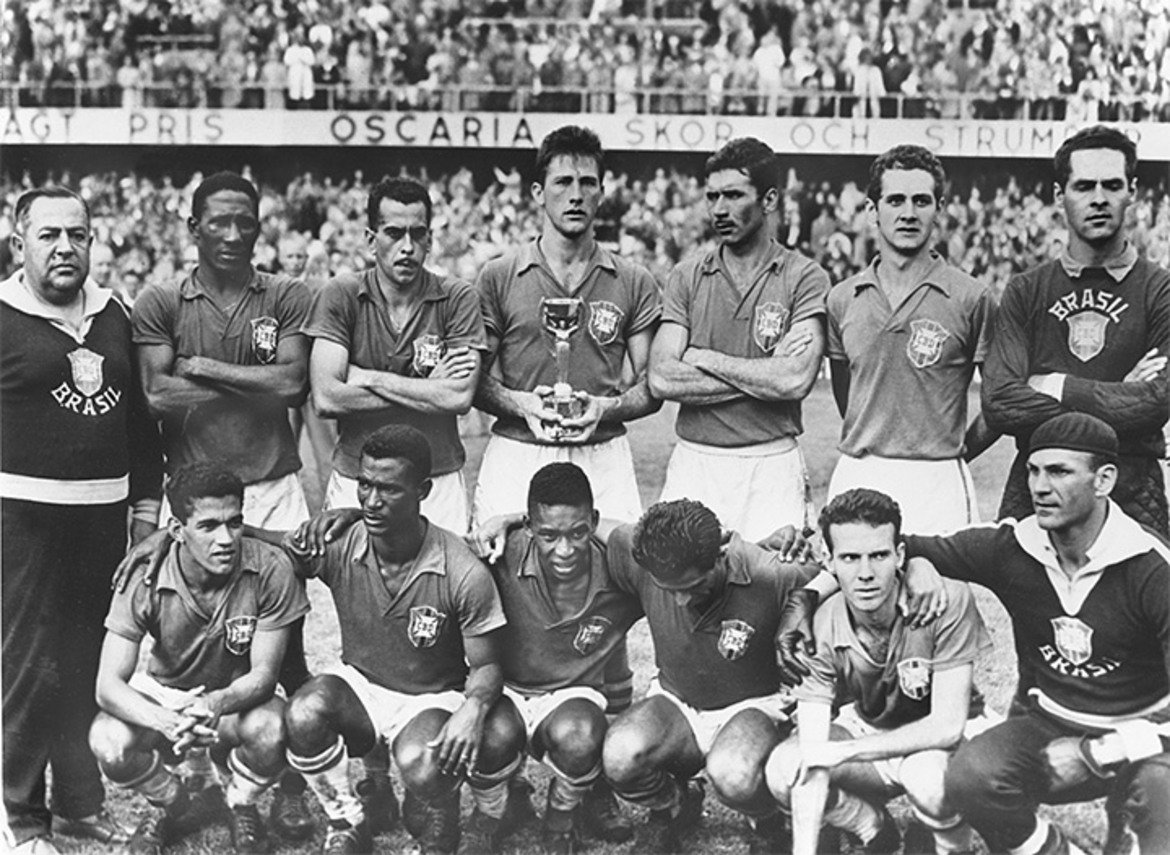 Белини
Капитан на Бразилия при спечелването на първата световна титла през 1958-а. Пеле и Гаринча са големите звезди в нападението, но Белини бе диригентът на отбраната от четирима в линия и е показателно, че днес на "Маракана" има негова статуя.