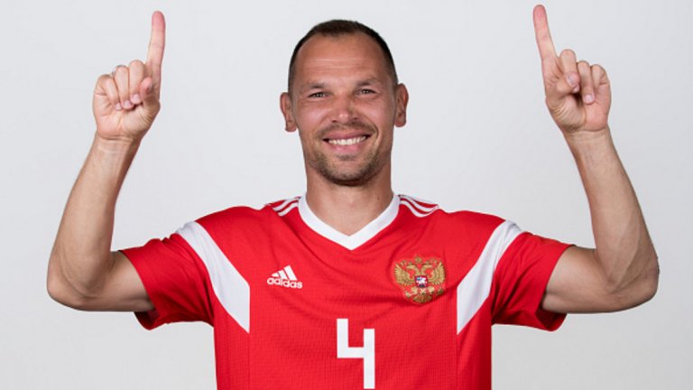 Сергей Игнашевич
„Моята е работа е проста – да отнемам топката, да я подавам на съотборниците си, да покривам празните пространства и да помагам в защита.“ 38-годишният централен защитник знае отлично какво се очаква от него. Отказа се от националния отбор преди две години, но отговори на повиквателната на Станислав Черчесов и отново е в националния отбор, за който има изиграни 122 мача.