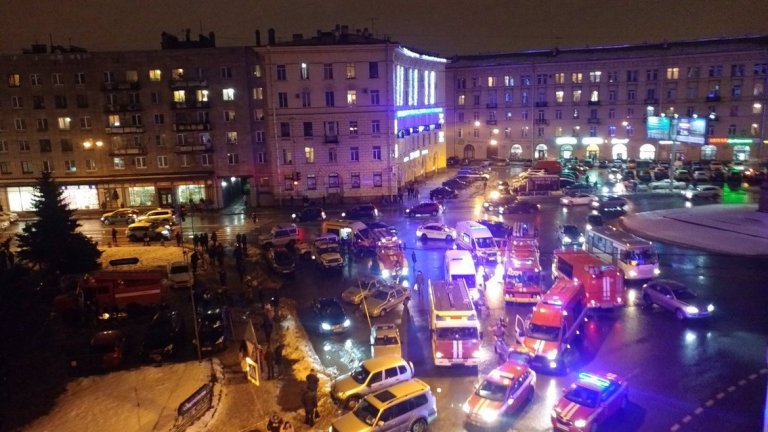 Взрив в търговски комплекс в Санкт Петербург