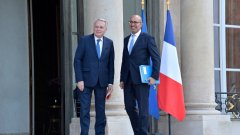 
Външните министри на Франция и на Холандия Жан-Марк Еро и Харлем Десир пристигат на спешна среща в Берлин след резултатите на Брекзит