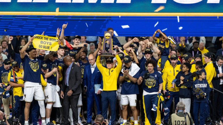 "Мичиган" спечели за втори път колежанското първенство по баскетбол на САЩ