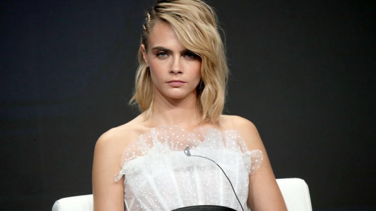 Кара Делевин
Тя също е сред многостранно развитите таланти, тъй като освен като актриса и певица, се изявява и като модел и писател. 
До момента има десетки роли в киното, успешна кариера като модел и завидните 10 музикални албума.