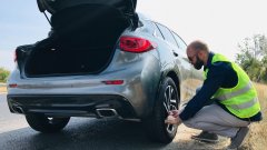 Колко трудно може да бъде да смениш гума?