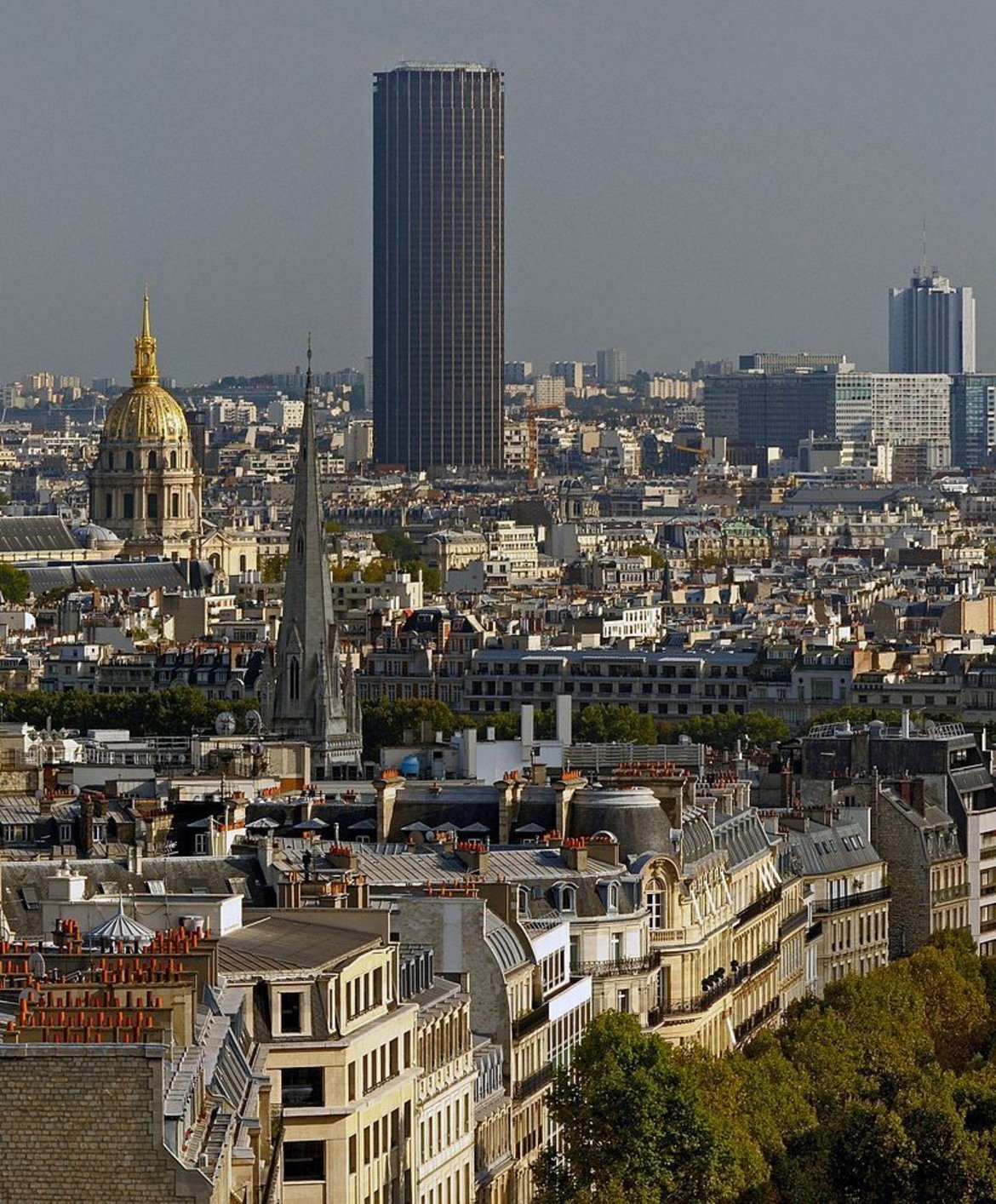 Кулата "Монпарнас" е повод за спорове вече над 40 години.
