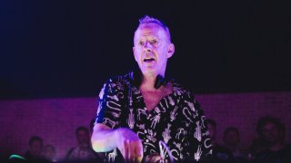 "Казаха ми да бягам", разказва музикантът за най-откачения фестивал
