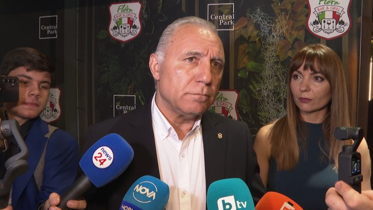 "Наистина не разбирам как така някои хора още се палят от сексуализирани послания, след като с пъти повече на брой са внушенията за вагиналната сухота и проблеми с простатата."