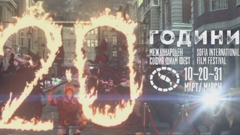 Краят на клипа пресъздава битка, в която за оръжия служат букети с цветя