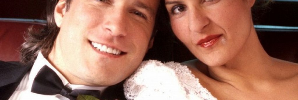 Моята голяма луда гръцка сватба 2
Това продължение идва 14 години след първата част и 13 години след опита тя да бъде превърната в сериал (беше спрян след седем епизода). Ния Вардалос отново е сценаристка и главна актриса, а Джон Корбет също се завръща в ролята на нейния съпруг, принуден да се справя с особеностите на гръцките й роднини. Двамата имат и дъщеря, създаваща всякакви проблеми, а цялото семейство отново се събира за голяма гръцка сватба, която би трябвало да е по-луда и от предишната. Трейлърът не вдъхва доверие и засега хуморът се забелязва единствено в премиерната дата - 1 април.