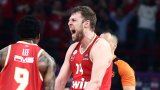Везенков и Олимпиакос нахлуха мощно във финалната четворка на Евролигата