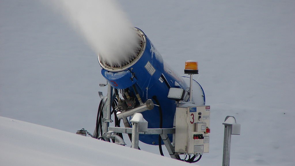 1024px-CPSnowmaker