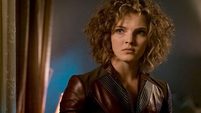 Камрън Бикондова (сериалът "Готъм", 2014-2019 г.)
Жената котка има своето място и във вдъхновените от комиксите за Батман продукции и на малкия екран. Най-скорошният пример е сериалът "Готъм", където в ролята на Селина Кайл влиза Камрън Бикондова (р. 1999 г.). Участието й носи наградата "Сатурн" за най-добро изпълнение на млад актьор в сериал.
