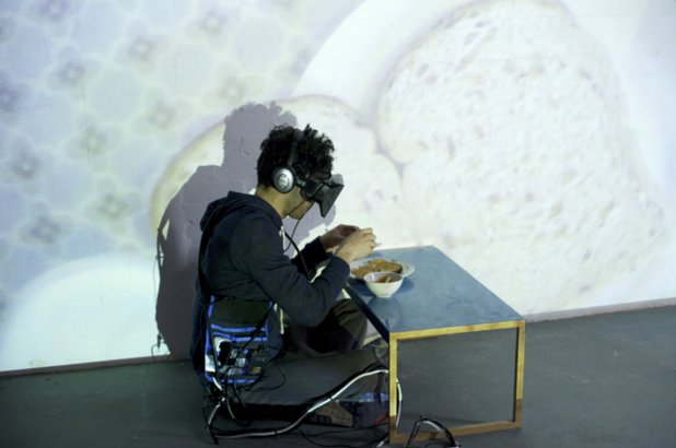 В началото на 2014 година, Фарид изпробва на практика идеята си в рамките на 24 часа, в галерията "Аребайт" в Лондон