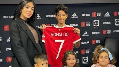 Юнайтед официално представи Роналдо-младши и друг вундеркинд