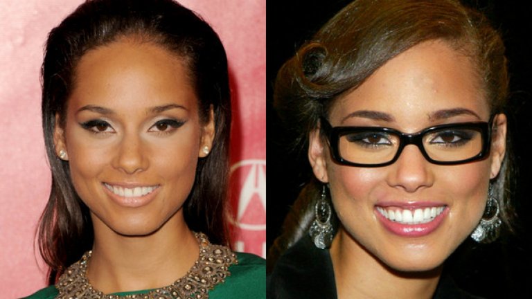 Господарката на съвременния ритъм енд блус - Алиша Кийс залага на дебели черни рамки, които перфектно подчертават лицето й