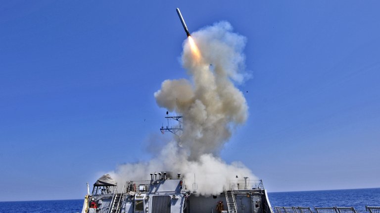 Ракета Tomahawk, изстреляна от американски разрушител в Средиземно море