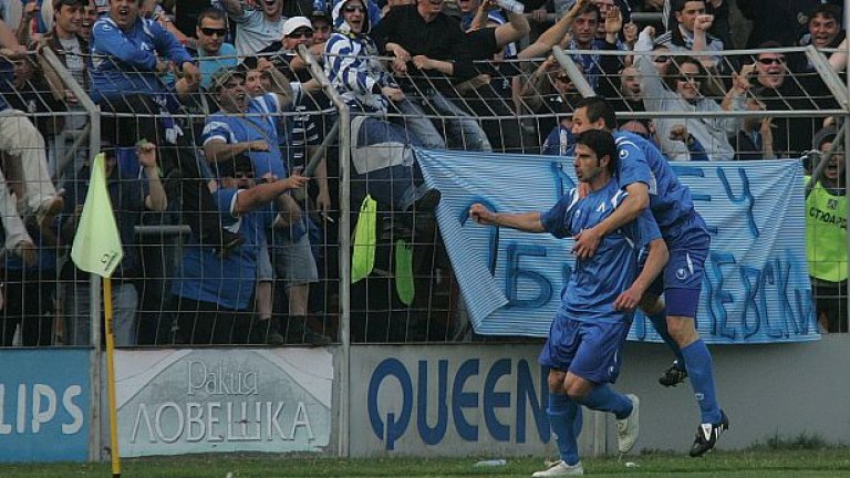 Сегашният спортен директор на "сините" Георги Иванов е другият футболист, който има 6 гола в дербито