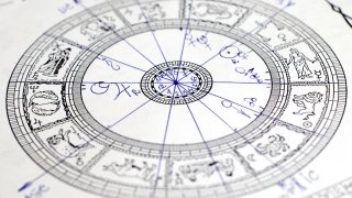 От няколко години космическата агенция се опитва да докаже, че няма нищо общо с астрологията