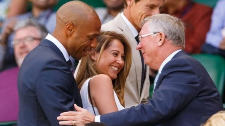 Не пропуска Уимбълдън. Сър Алекс е редовен посетител на Уимбълдън и наблюдава турнира от Големия шлем от кралската ложа.