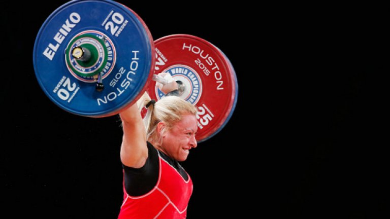 Боянка Костова. Абсолютен властелин в категория до 58 килограма във вдигането на тежести. 22-годишната световна и европейска шампионка бе продадена на Азербайджан заедно с Валентин Христов през 2012 г. за общо 400 000 евро. Ако сбъдне прогнозите и триумфира с титлата в Рио, ще заработи минимум 500 000 долара. Това е сумата, обещана от местния олимпийски комитет за олимпийско злато. За азерите можеха да се състезават Валентин Христов и Силвия Ангелова, но те изгърмяха с допинг на световното в Хюстън през ноември.