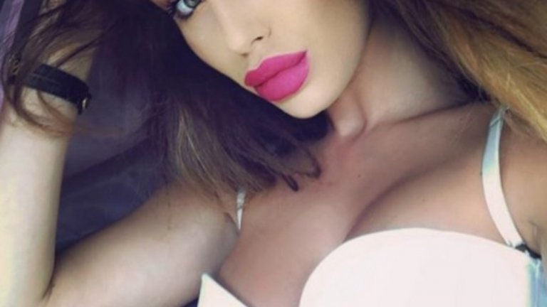 В момента Чаушева следва магистратура "Журналистика" в УНСС