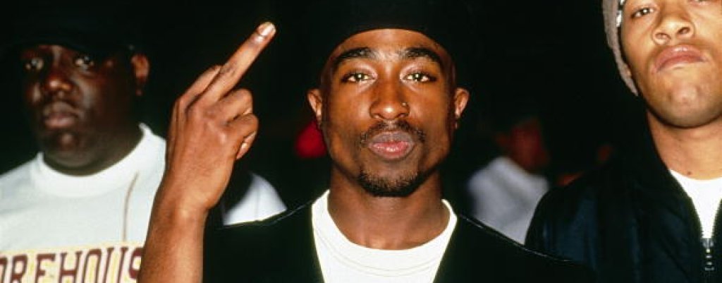 2PAC  е известен и с бунтарското си поведение и сбиванията