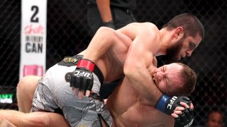 Масов бой и голям рекорд на UFC 322 (видео)