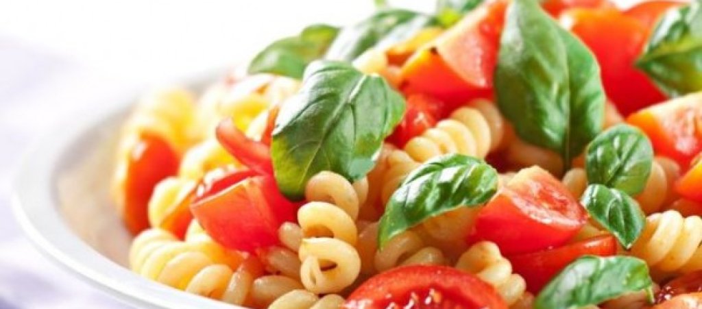Pasta-with-Tomatoes-and-Basil-602x451