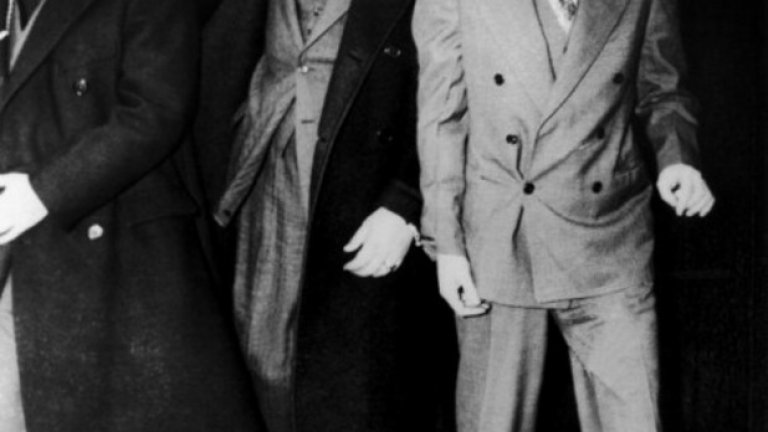 Престъпникът Виктор Лустиг на път за Алкатраз, септември, 1935 година