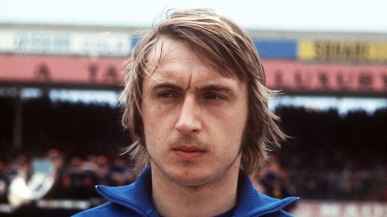 Източният Герд Мюлер, който продаваше маратонки