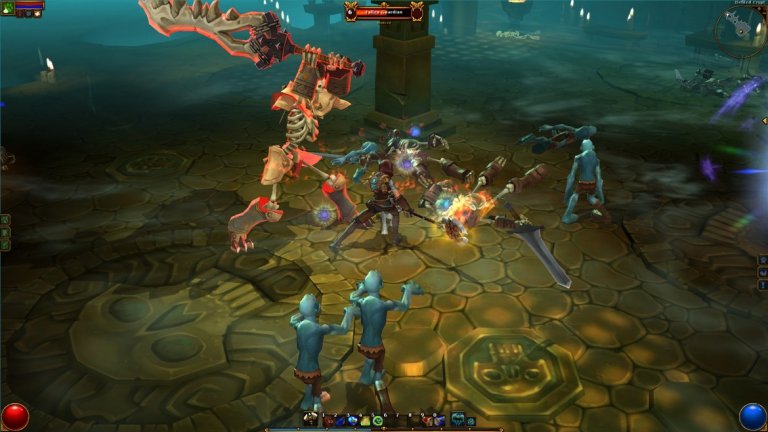 5.Torchlight II (Runic Games)
Втората игра на малкото студио Runic Games си остава едно от най-добрите екшън RPG заглавия, които може да откриете на пазара, независимо от хегемонията на Diablo III и страхотната за безплатна игра Path of Exile. Torchlight II има опростена, но почти приказна графика, която изглежда страхотно дори на лаптопи с доста скромни конфигурации. Тя се нуждае от едва 1GB RAM памет и върви на всяка версия на Windows от XP насам. Направо невероятно!
Самата игра не предлага нищо радикално ново спрямо оригинала, но всеки един елемент в нея е изпълнен перфектно. Веднъж щом превъртите играта, приключението не свършва. Ще се сдобиете например със специална карта, през която може да отключвате нови изигравания на конкретни подземия със злато. Ако сте търсачи на силни усещания, имате възможност да се пробвате и в Hardcore режим, в който смъртта е перманентна. А защо не се пробвате и в New Game+ режима? И най-важното - не е нужно да сте винаги онлайн, за да играете в сингъл плейър.